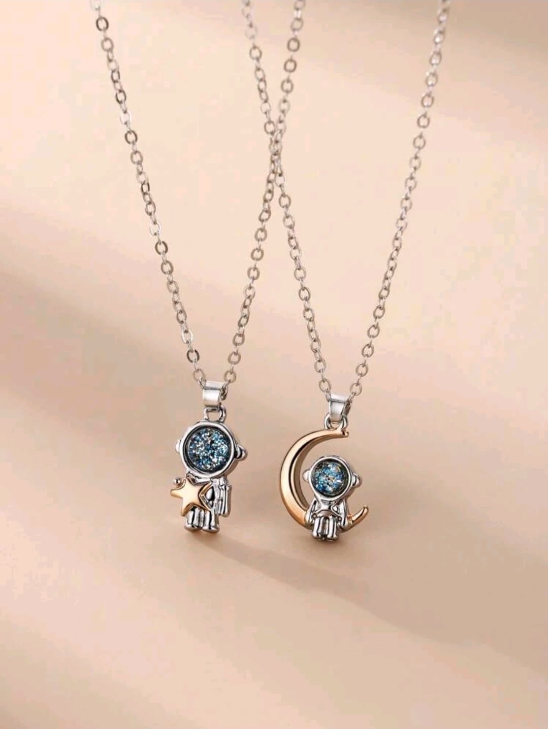 2pcs/set Fashion Zinc Alloy Couple Astronaut Star & Moon Pendant Necklace For Women For Dating Gift