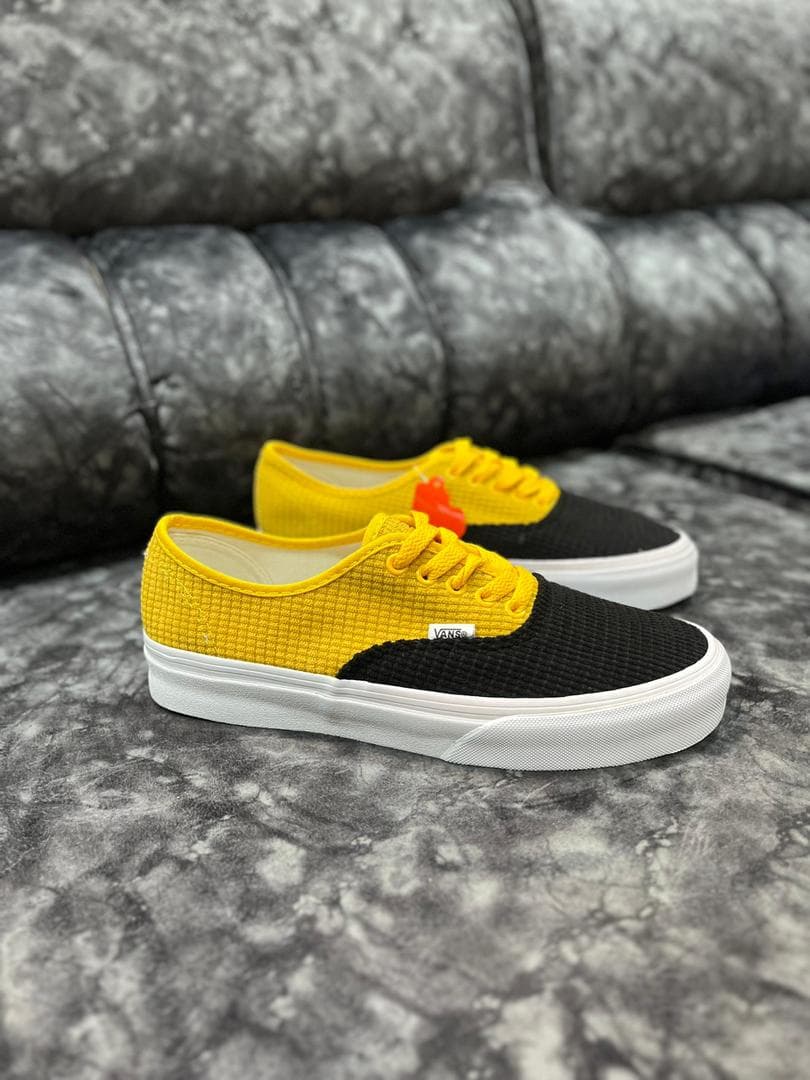 Vans Unisex Vault OG Classic sneakers- yellow-black, black